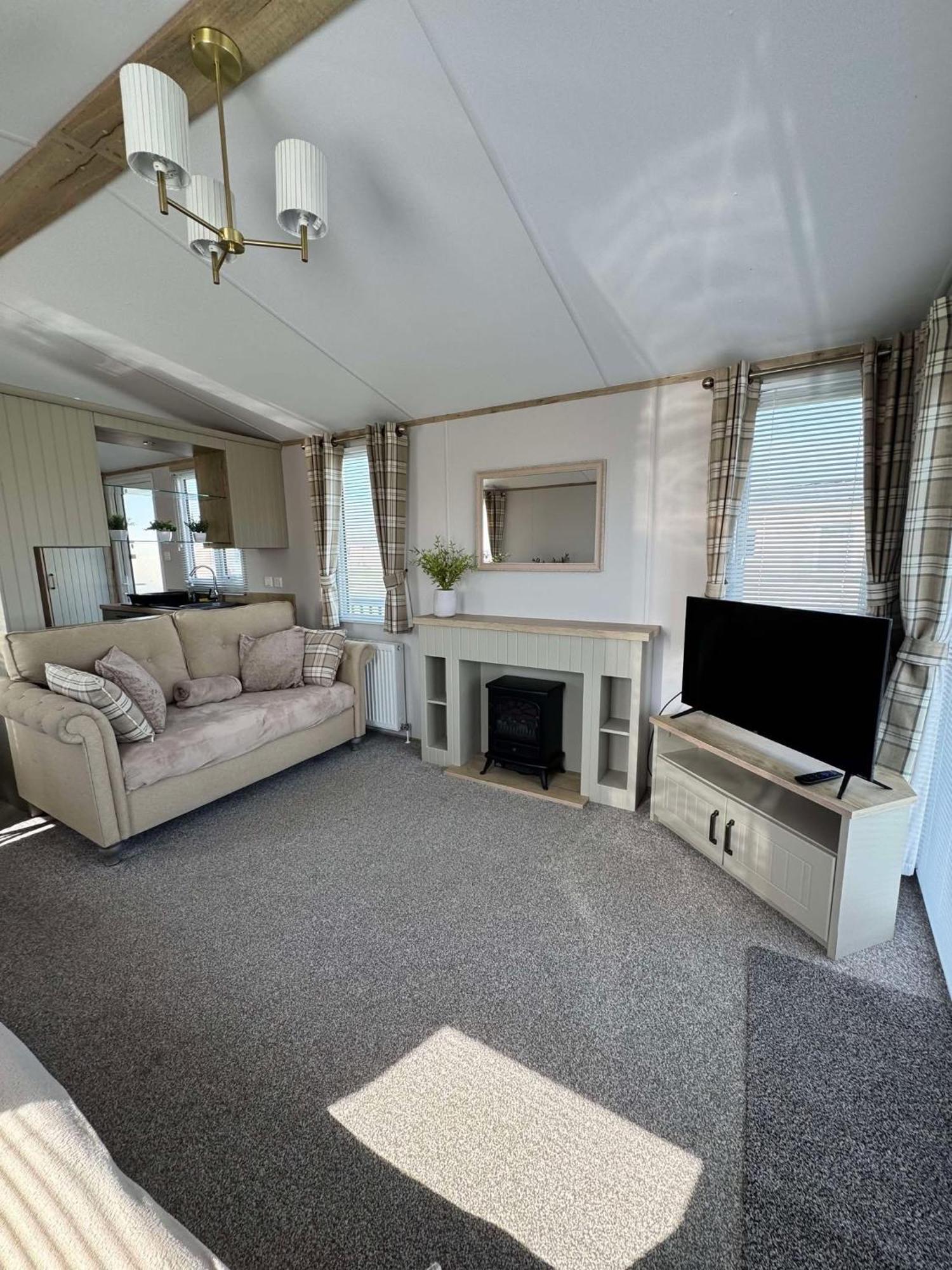6 Birth Caravan Trunch Lane *